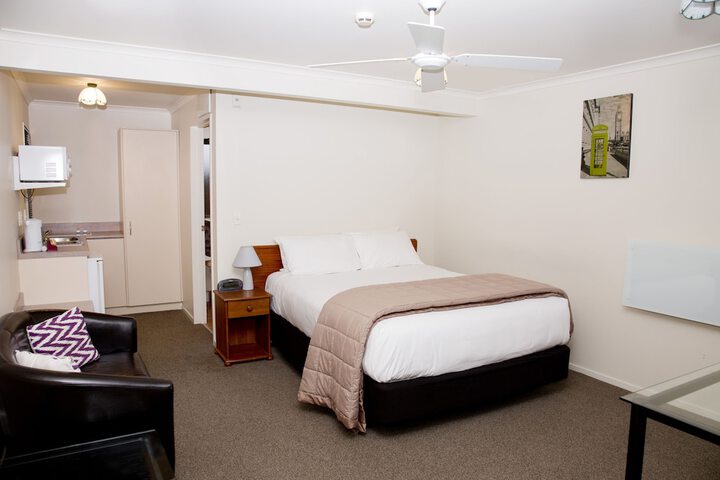 Room 5 of 61