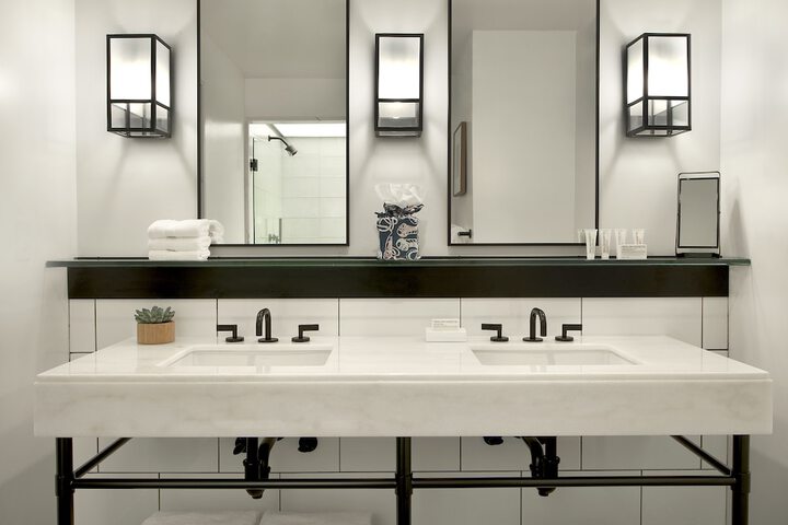 Bathroom sink