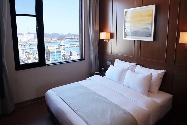 Room 28 of 72