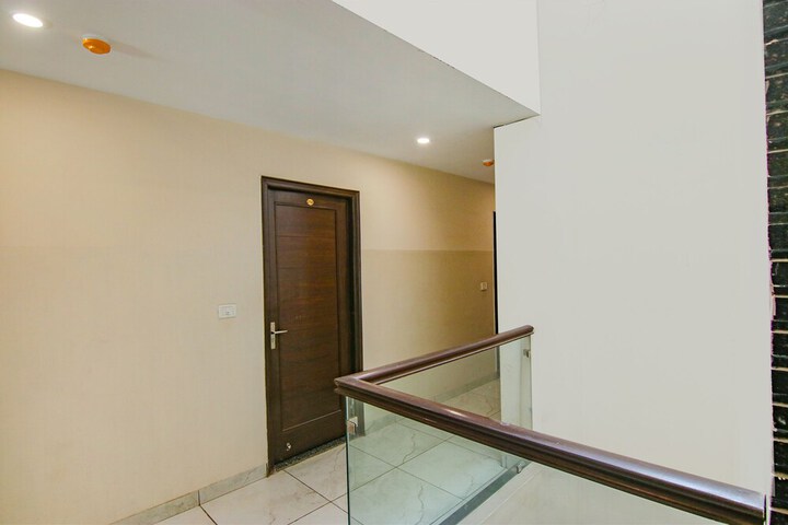 Hotel Interior 7 of 40