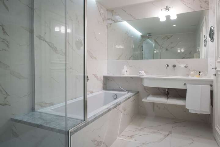 Room 85 of 146