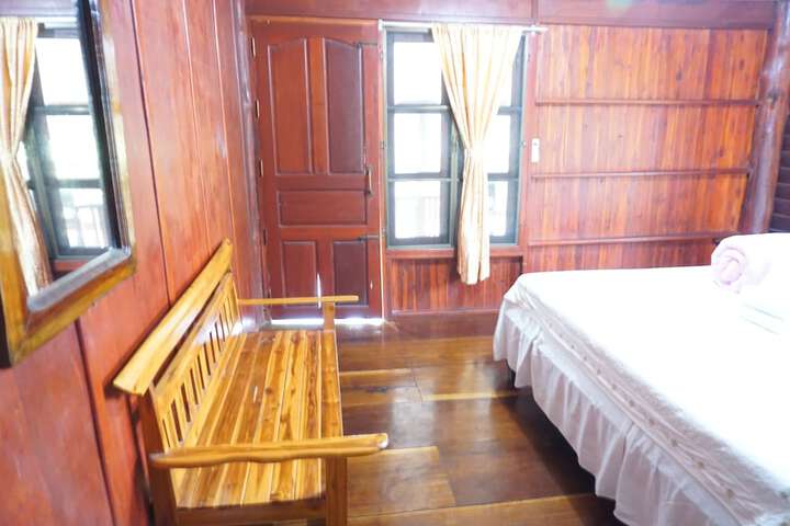 Room 17 of 37