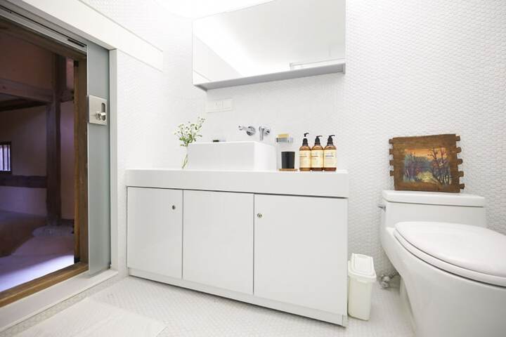 Clean Restrooms