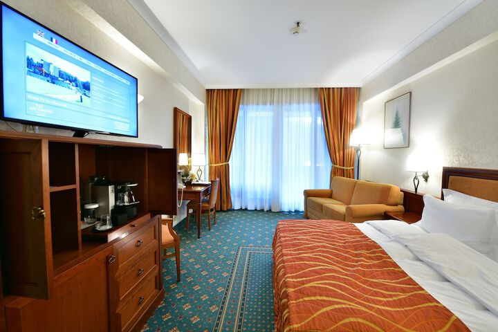Room 9 of 70