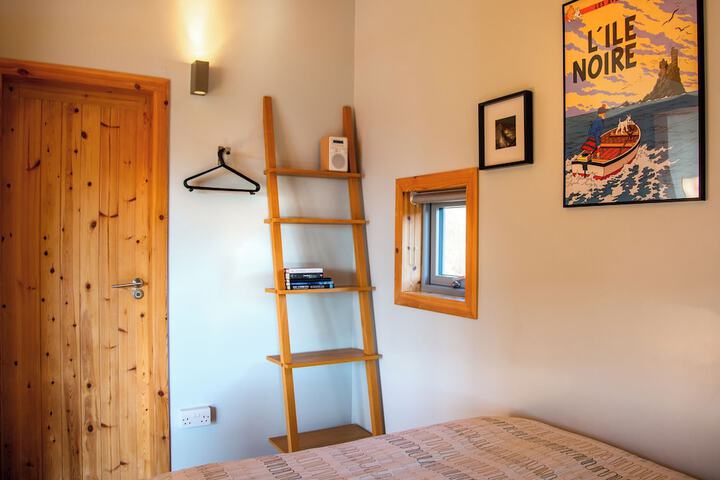 Room 14 of 30