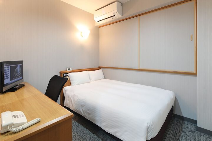 Room 5 of 45