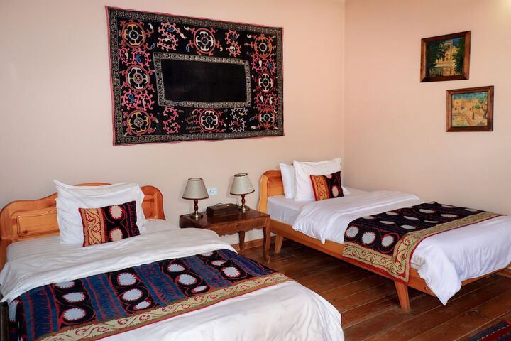 Room 10 of 25