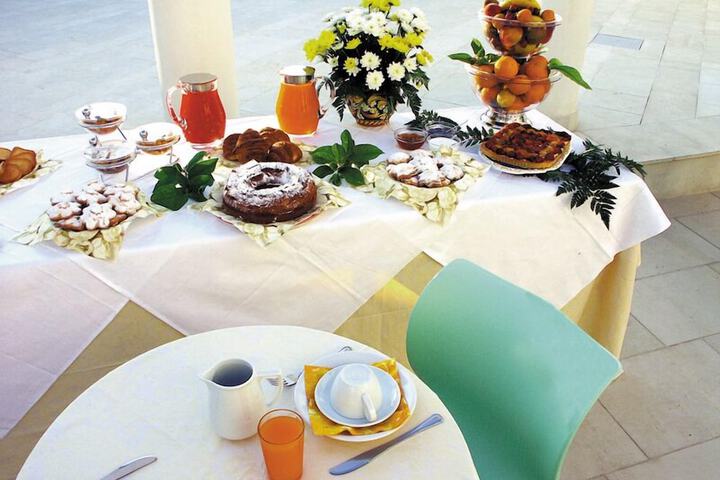 Dining 66 of 97