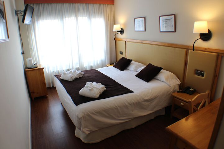 Room 10 of 33