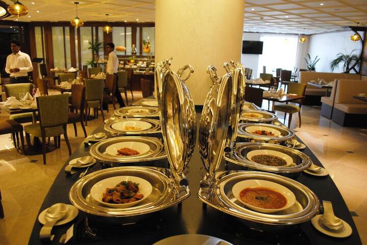Dining 39 of 60