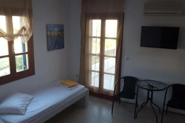Room 7 of 162
