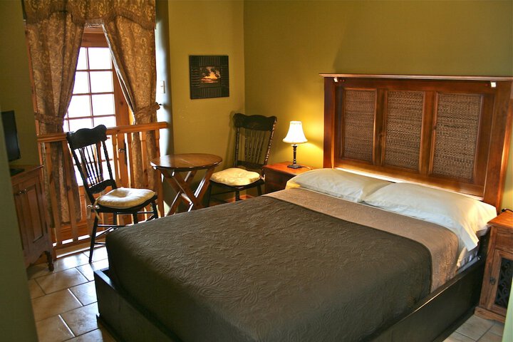 1 Queen Bed (17 of 43)