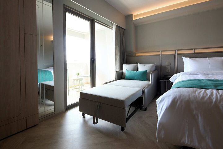 Room 35 of 212
