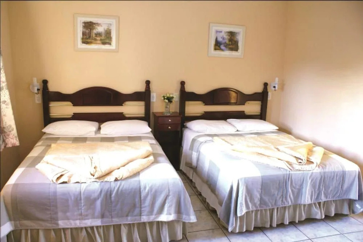 Room 4 of 16