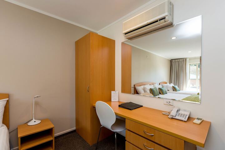 Room 25 of 35
