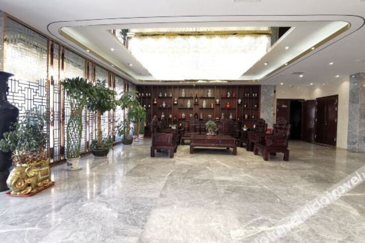 Hotel Interior 18 of 34
