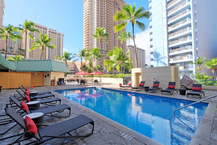 Pool Hotel