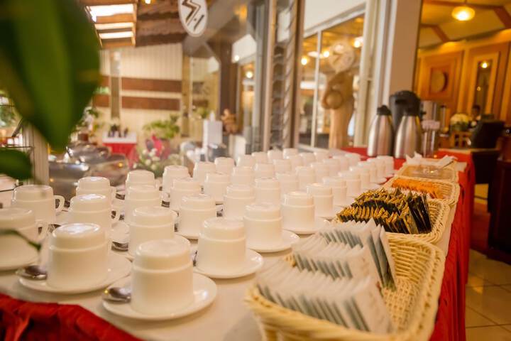 Breakfast/Coffee Service 151 of 174