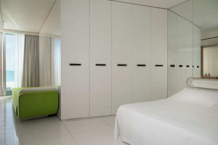 Room 34 of 101