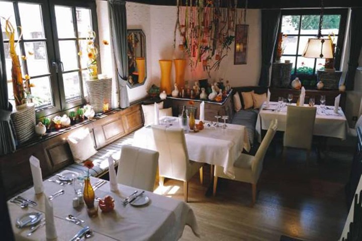 Dining 86 of 107
