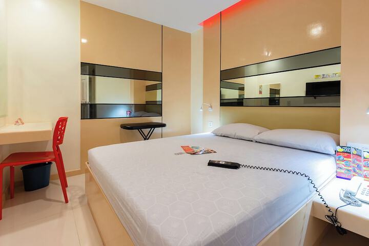 Room 14 of 25