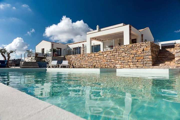 Pool 20 of 27