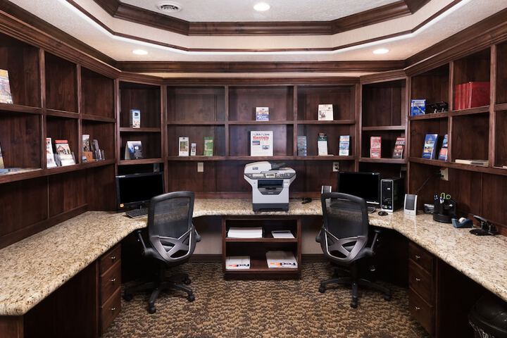 Business Center 110 of 137