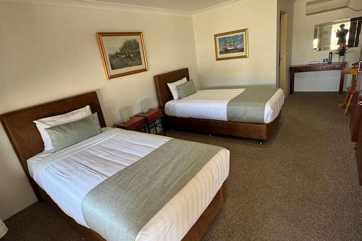 Room 4 of 26