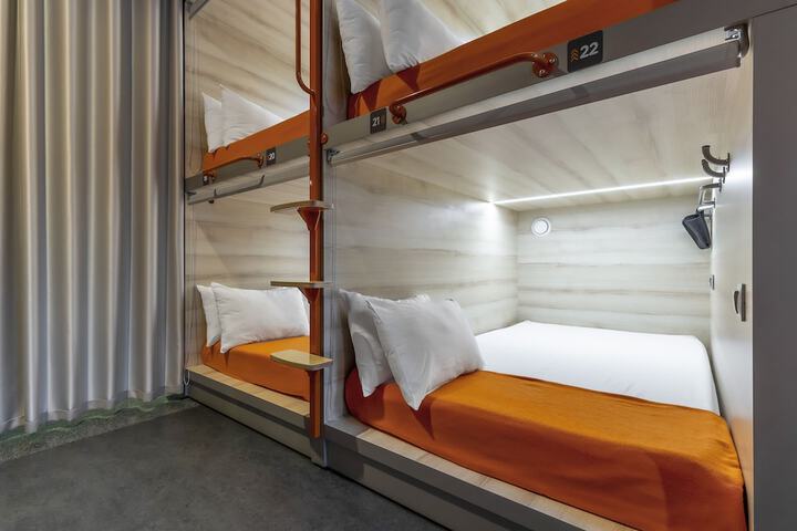 Room 14 of 21