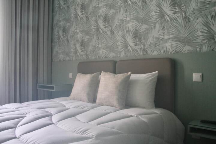 Room 16 of 38
