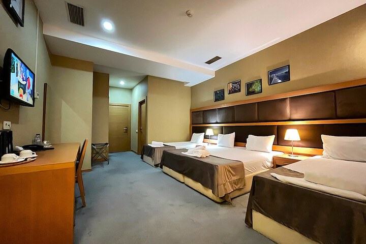 Room 27 of 53