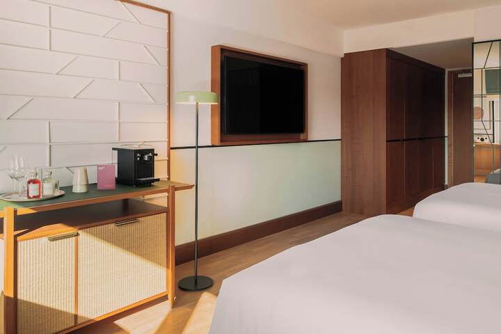 Room 22 of 81