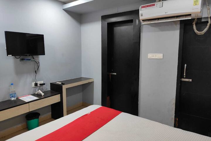 Room 11 of 21