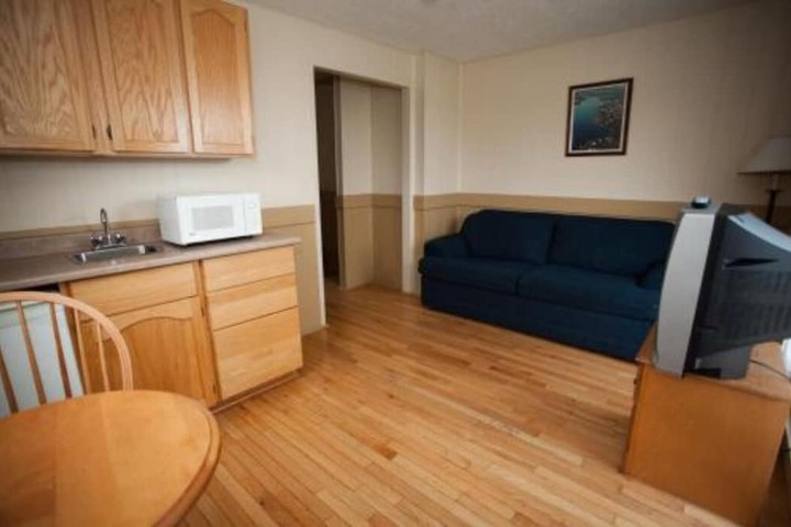 Room 14 of 65