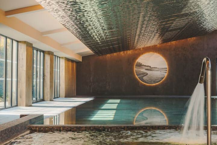 Pools & Facilities