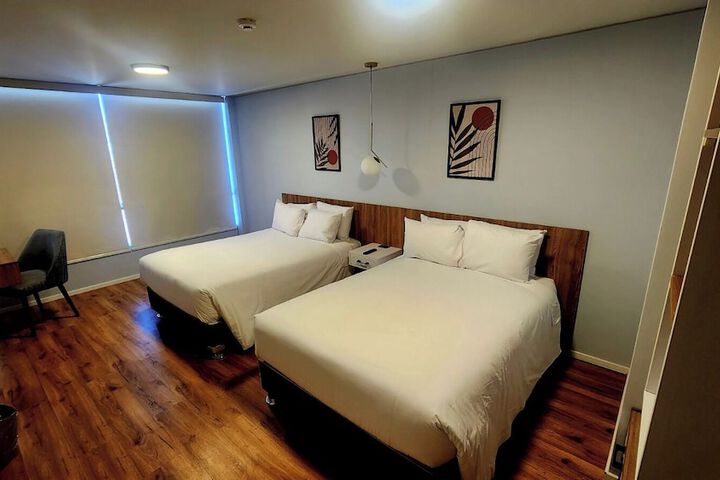 Room 15 of 25