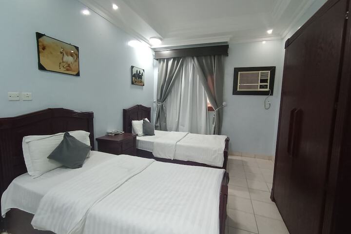 Room 15 of 165