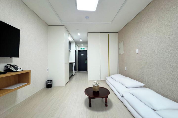 Room 16 of 39