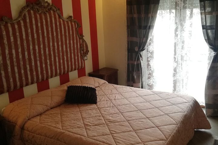 Room 9 of 112