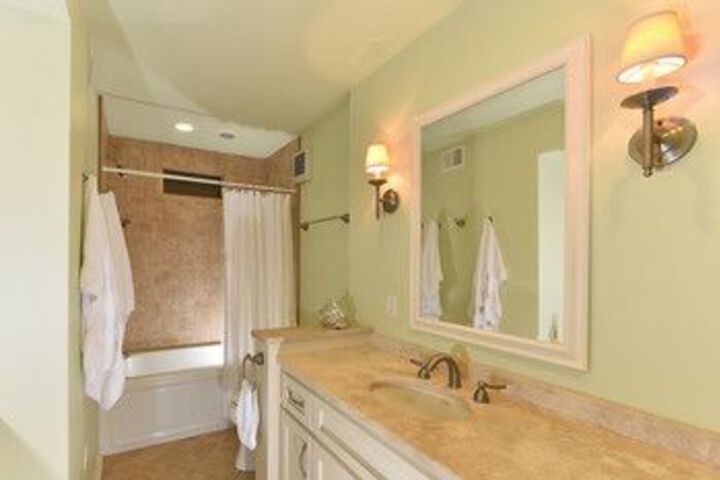 Room 4 of 60