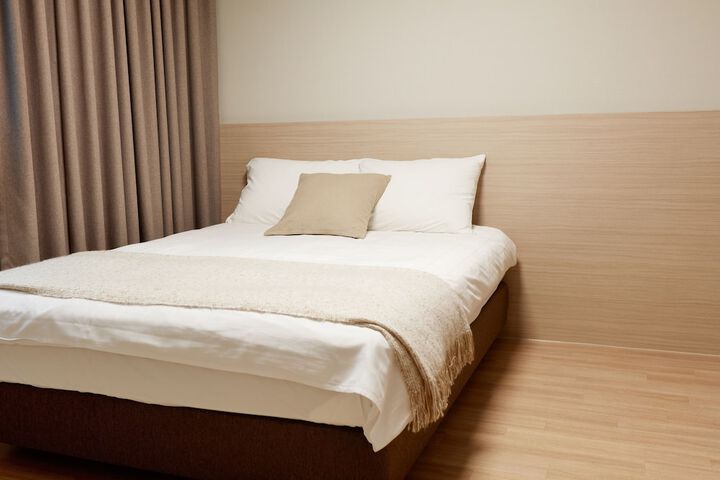 Room 4 of 120