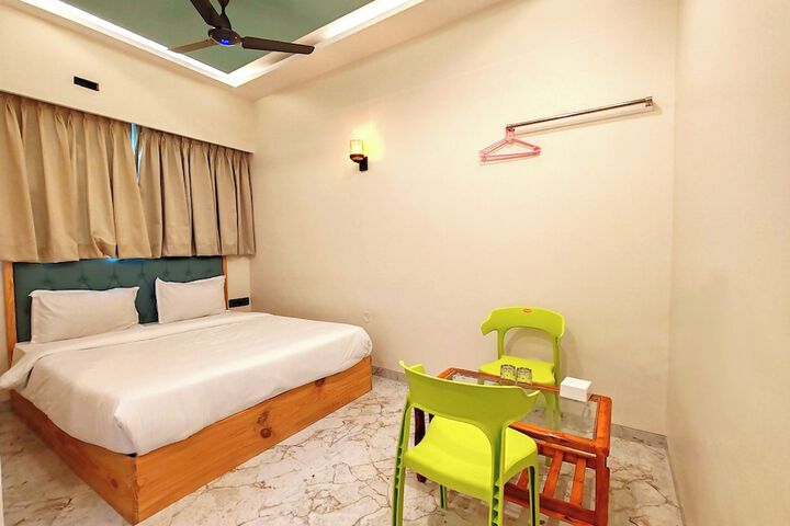 Room 11 of 20
