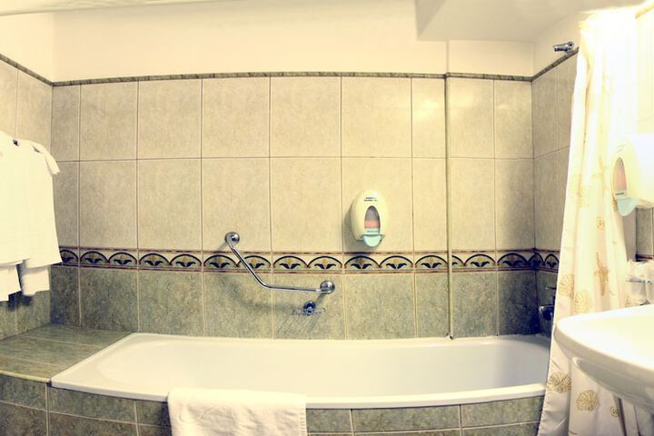 Room 15 of 34