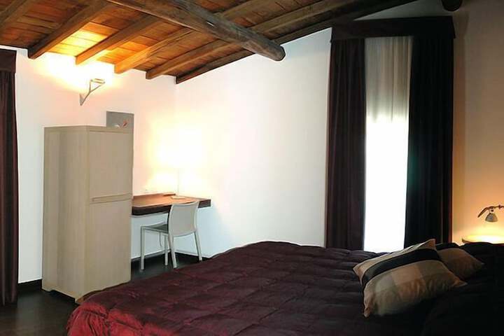 Room 18 of 53
