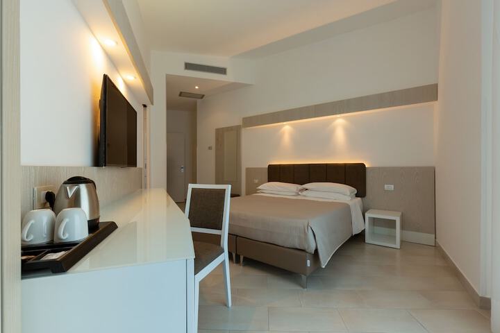 Room 38 of 175