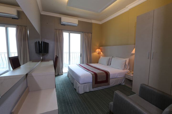 Room 26 of 54