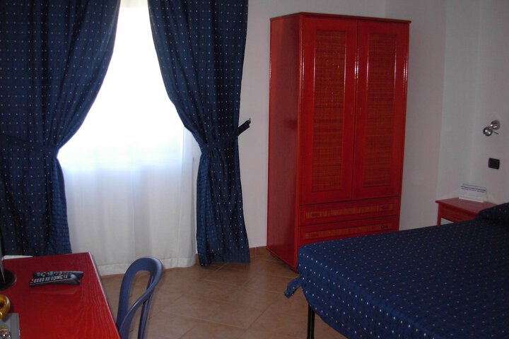 Room 10 of 56
