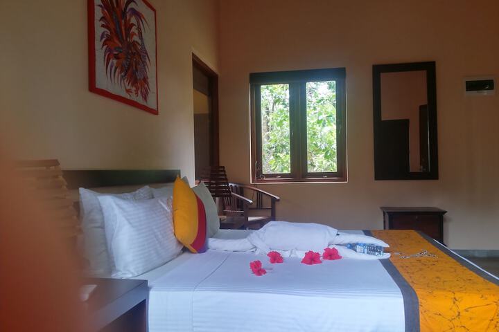 Room 5 of 33