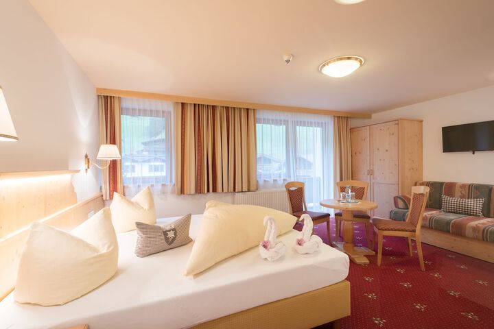 Room 4 of 68
