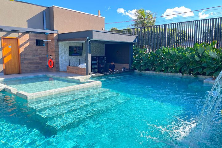 Pool 76 of 102